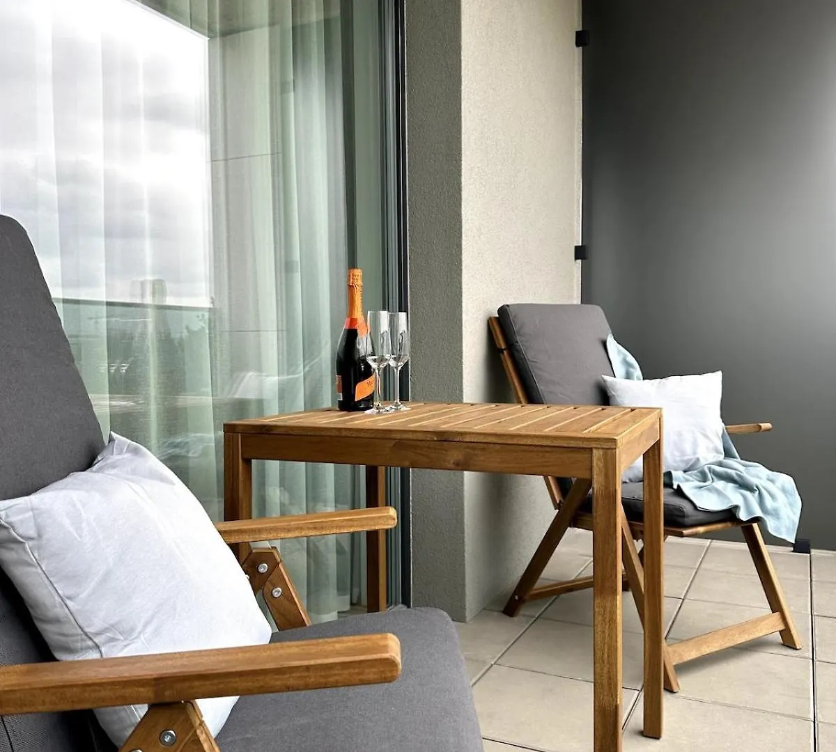Real Living By Refa Balcony Retreat 75 Apartment Prague