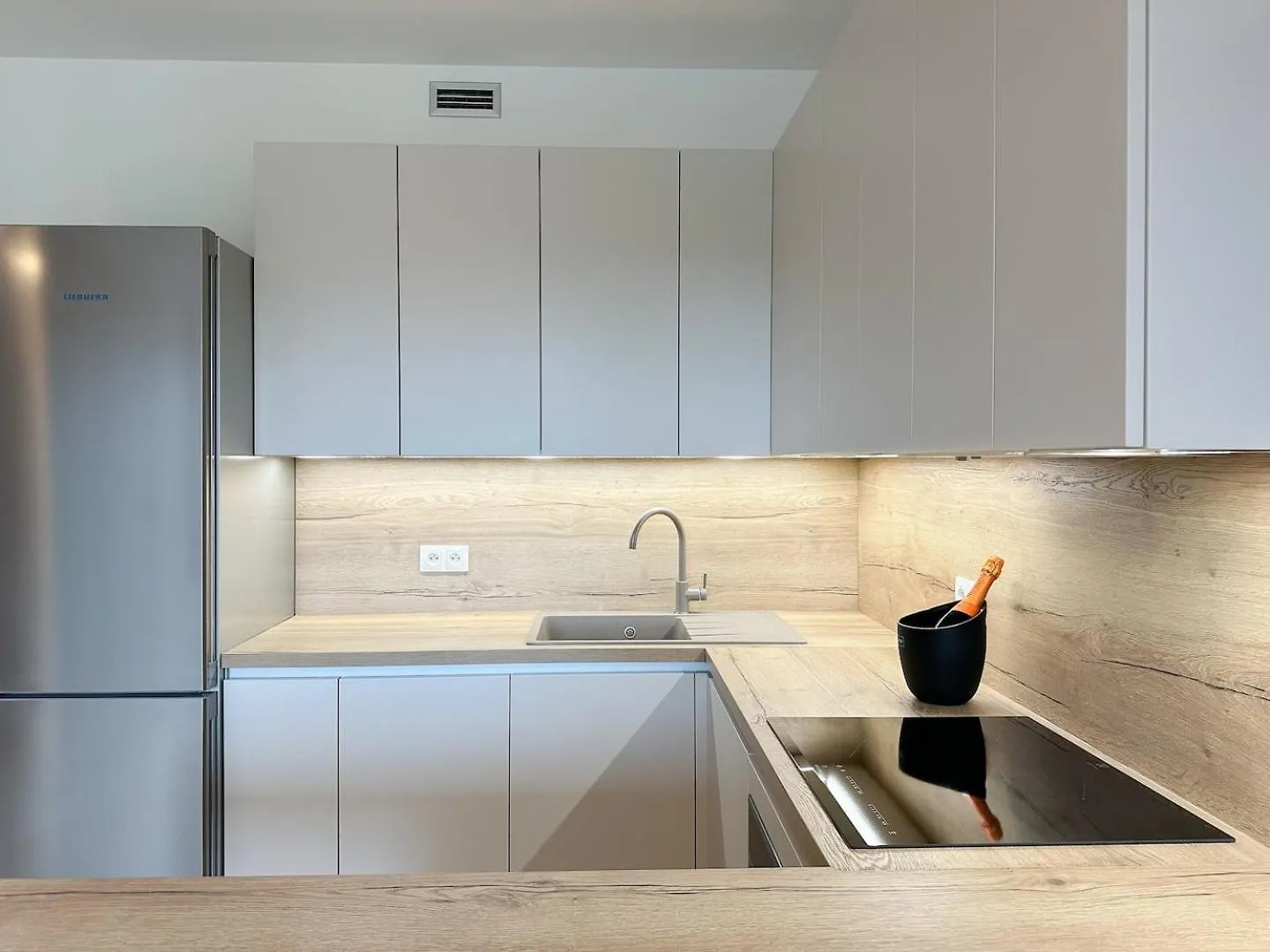 Real Living By Refa Balcony Retreat 75 Apartment Prague Czech Republic