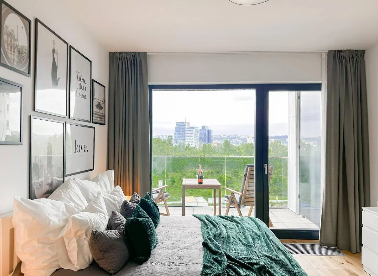 Real Living By Refa Balcony Retreat 75 Apartment Prague